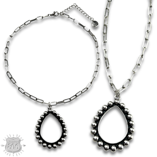 Western style pendant necklace
