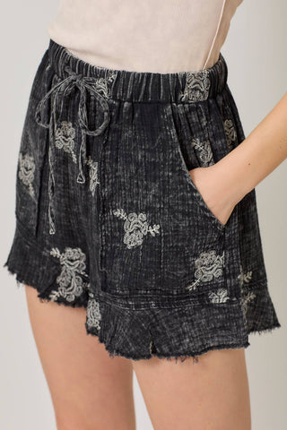 60968 Washed Embroidery Shorts