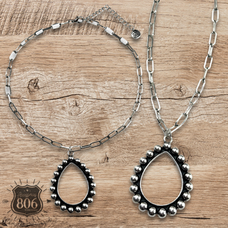 Western style pendant necklace